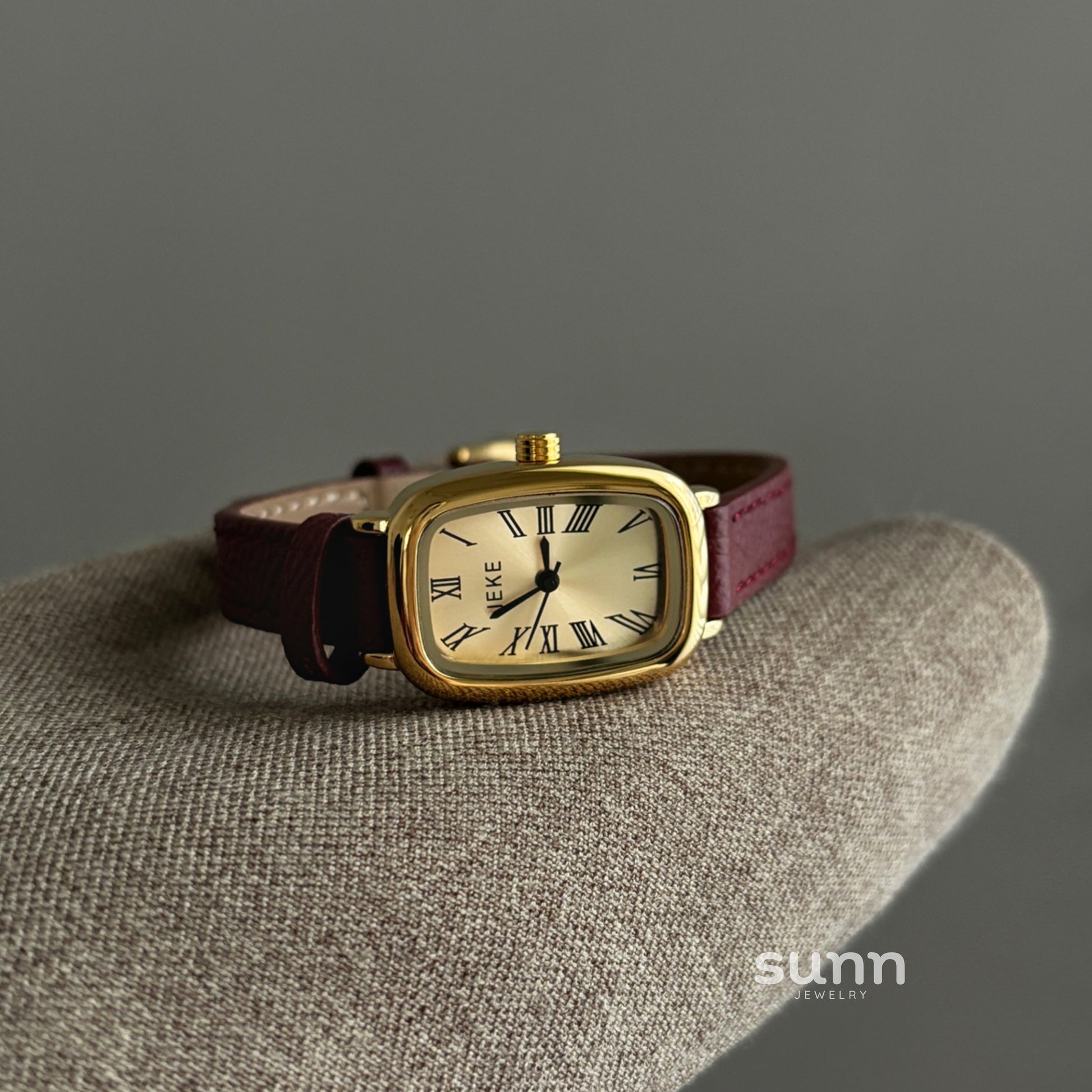 Aaleyah Roman Oval Watch [4SJDWD2L]