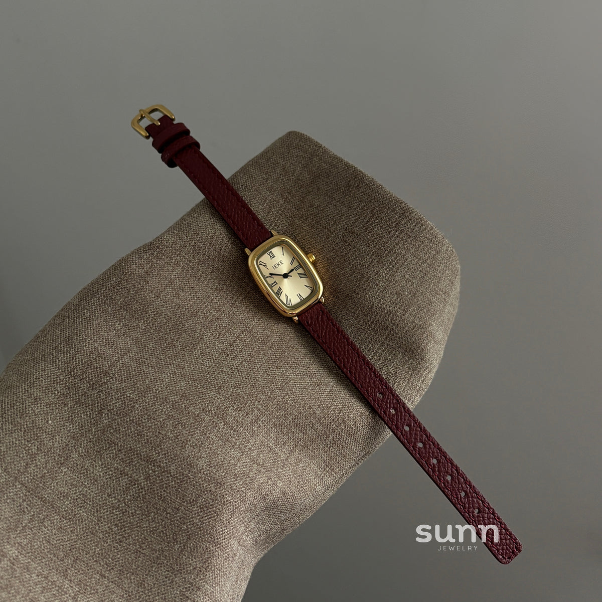Aaleyah Roman Oval Watch [M2862U41]