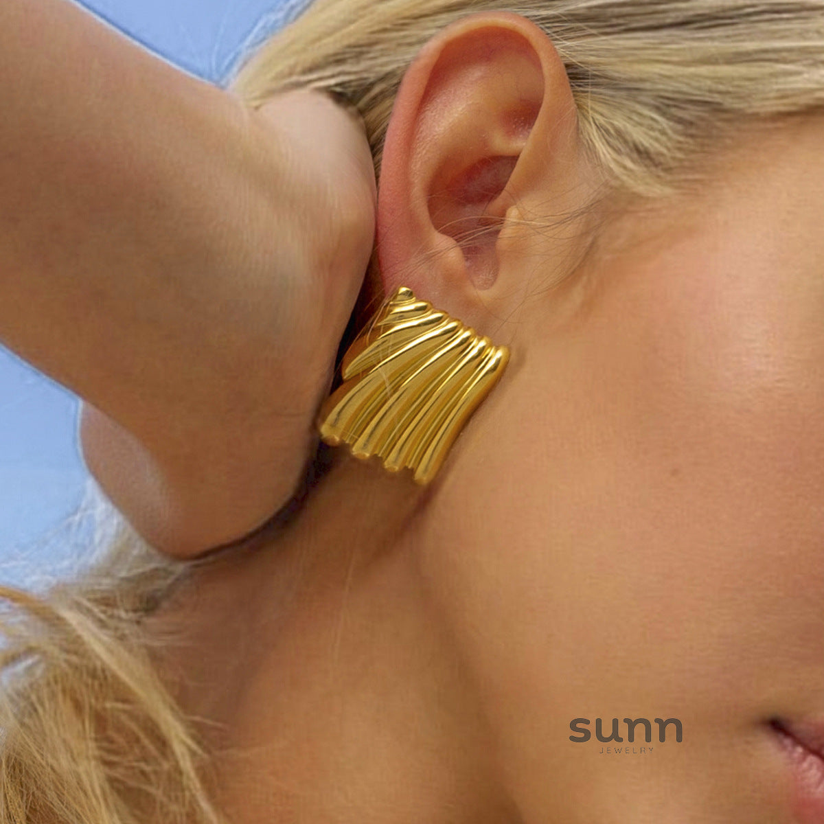 Aaminah Geometric Statement Earrings [FGRGHSZG]