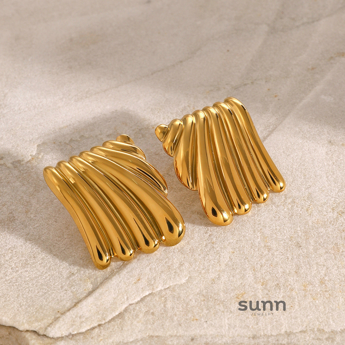 Aaminah Geometric Statement Earrings [UKNIYCKU]