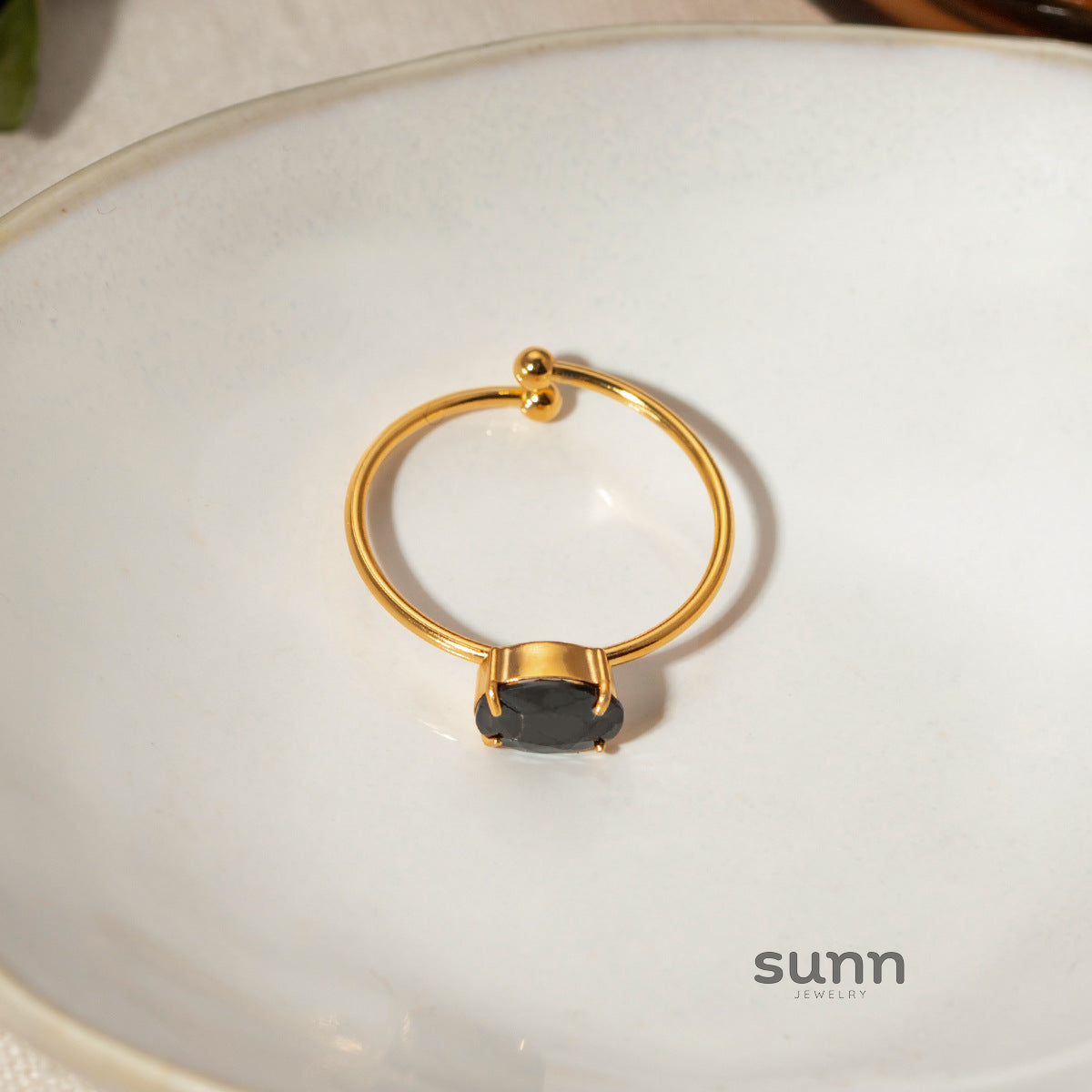Aamirah Geometric Zircon Ring [M4R0ZUWH]