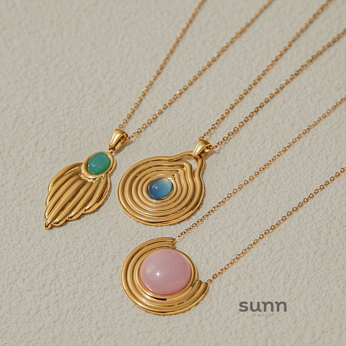 Aaniya Delicate Pendant Necklace [QXIVL3NG]
