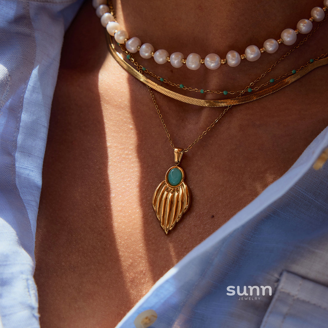 Aaniya Delicate Pendant Necklace [PBUW8KSR]