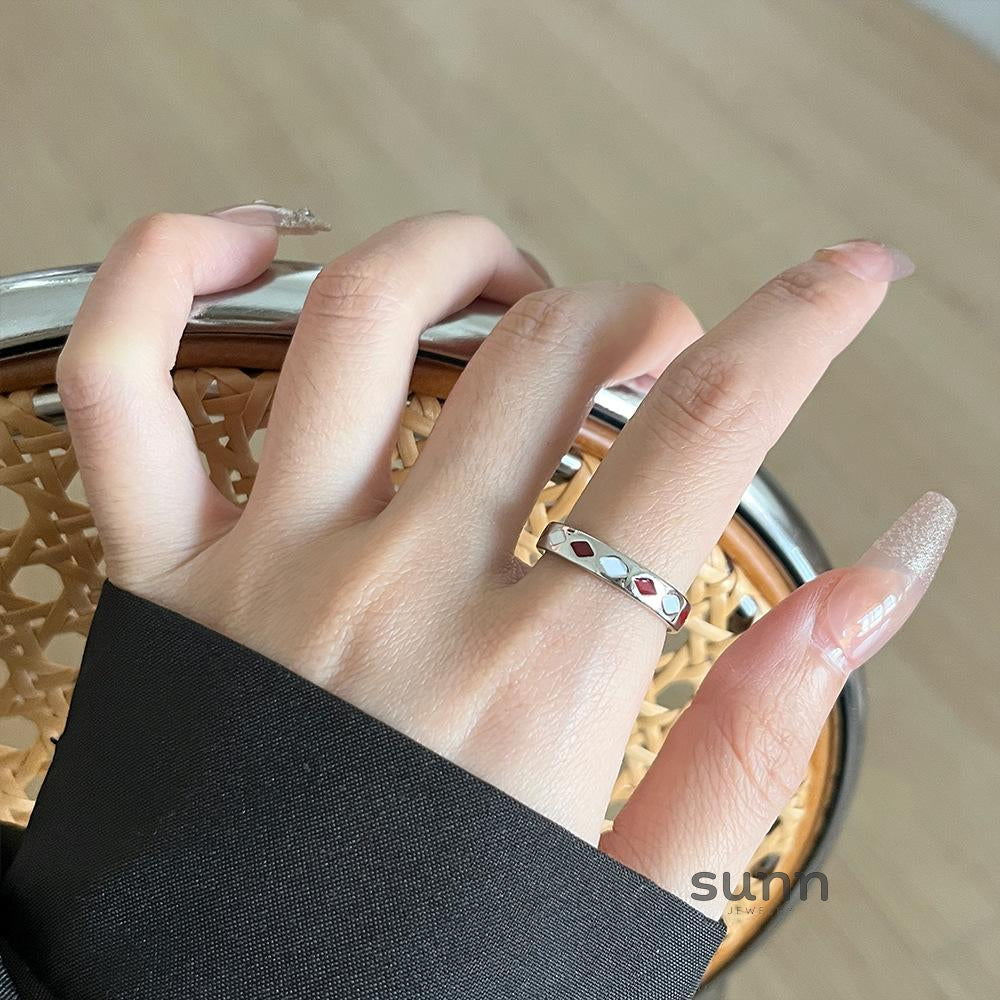 Aanvi Dainty Bee Ring [70ZW9DUF]