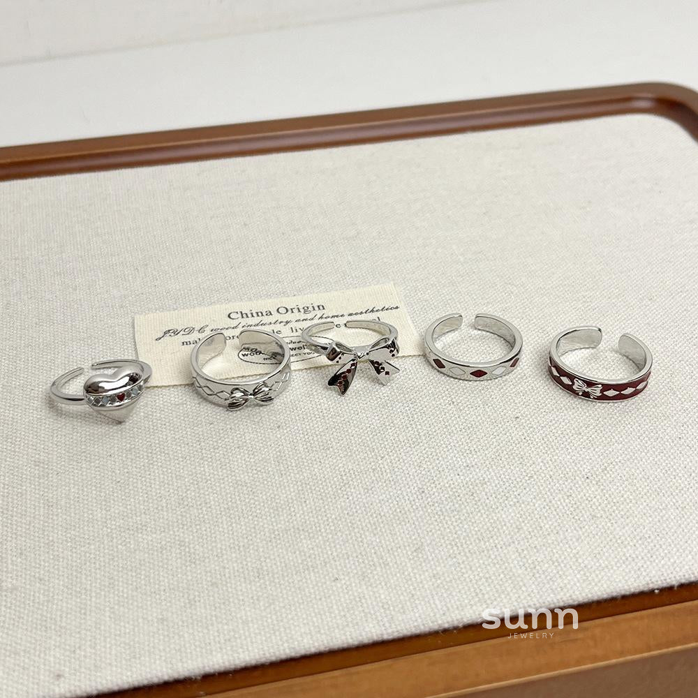 Aanvi Dainty Bee Ring [BY5A38XU]