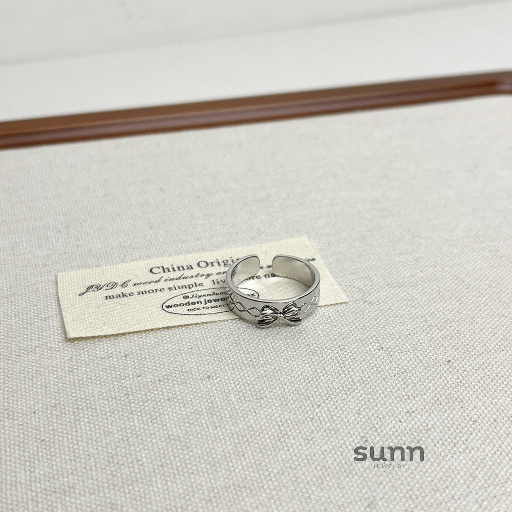 Aanvi Dainty Bee Ring [LSPBNAH9]