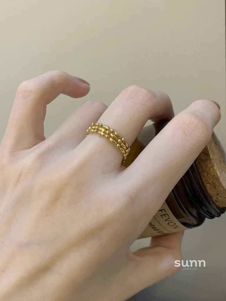 Aariah Adjustable Chain Ring