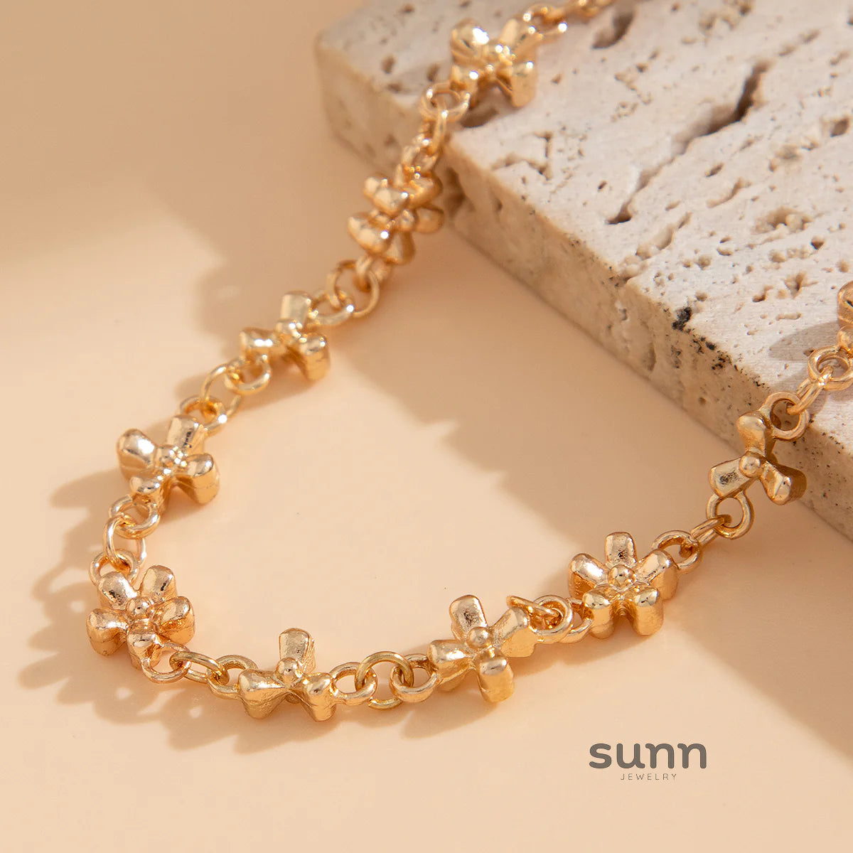 Aariyah Delicate Floral Bracelet