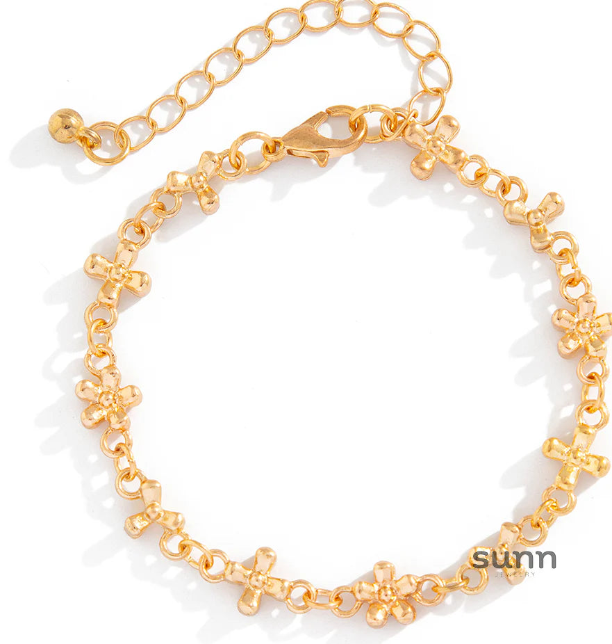 Aariyah Delicate Floral Bracelet