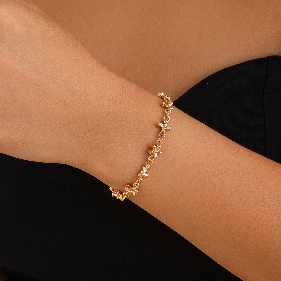 Aariyah Delicate Floral Bracelet