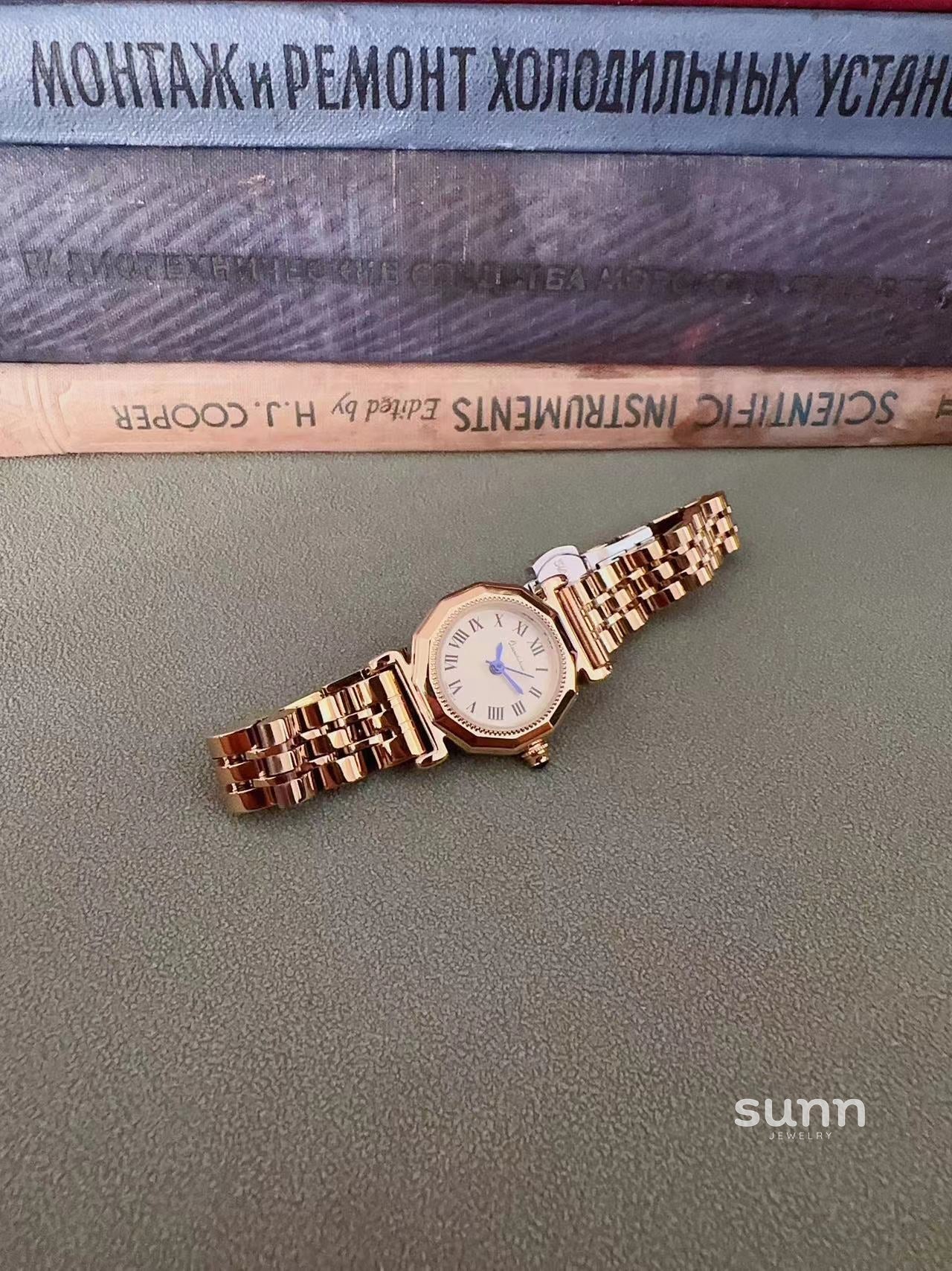 Aaron Vintage Blue Hand Watch