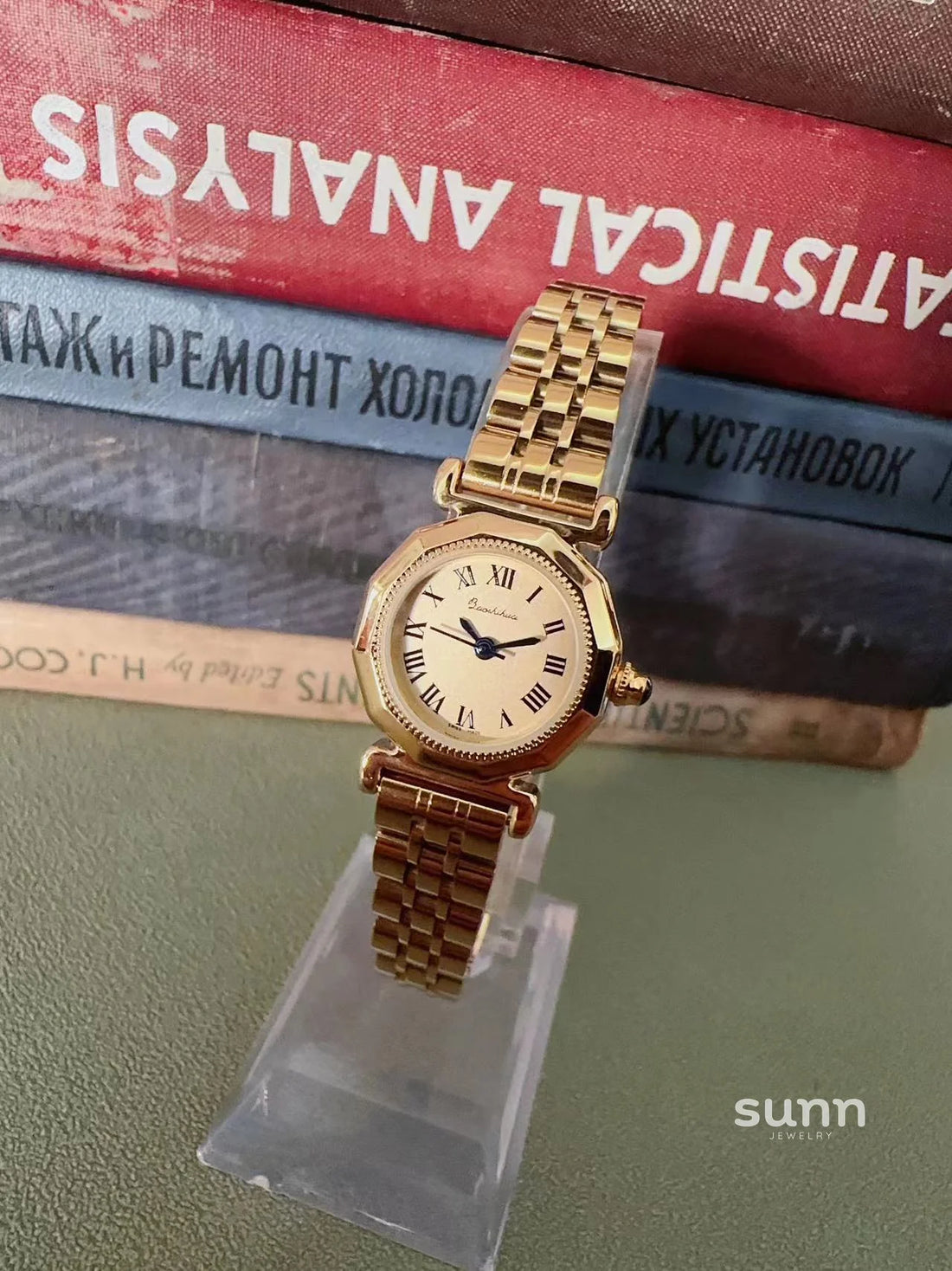 Aaron Vintage Blue Hand Watch