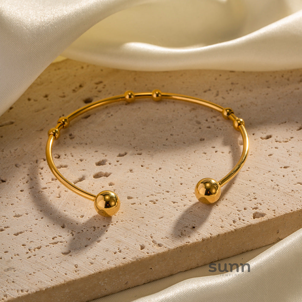 Aarvi Beaded Gold Cuff Bracelet [HK3QA9KP]