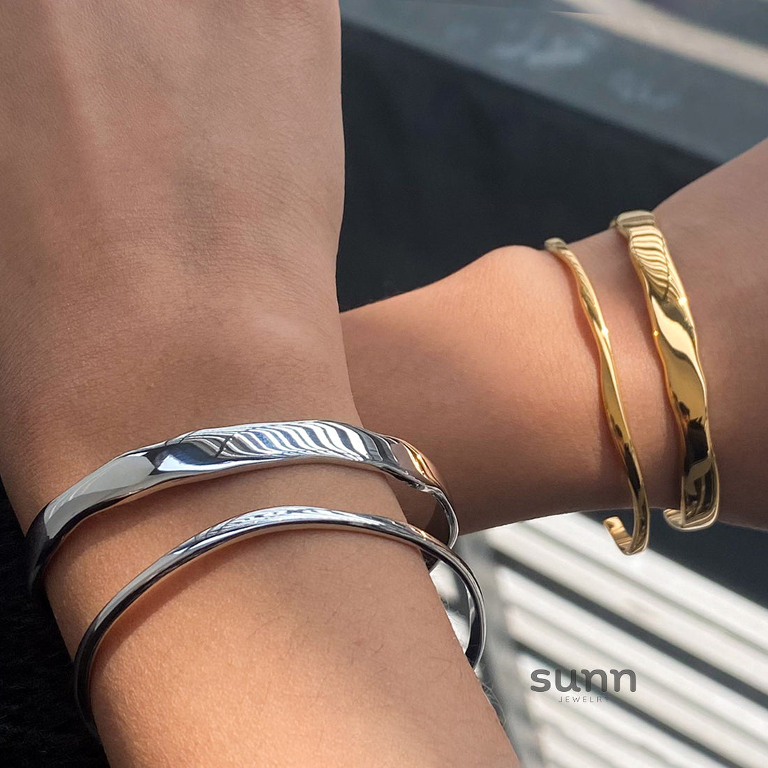 Aarya Sleek Stackable Bracelets [SXX2SFYL]