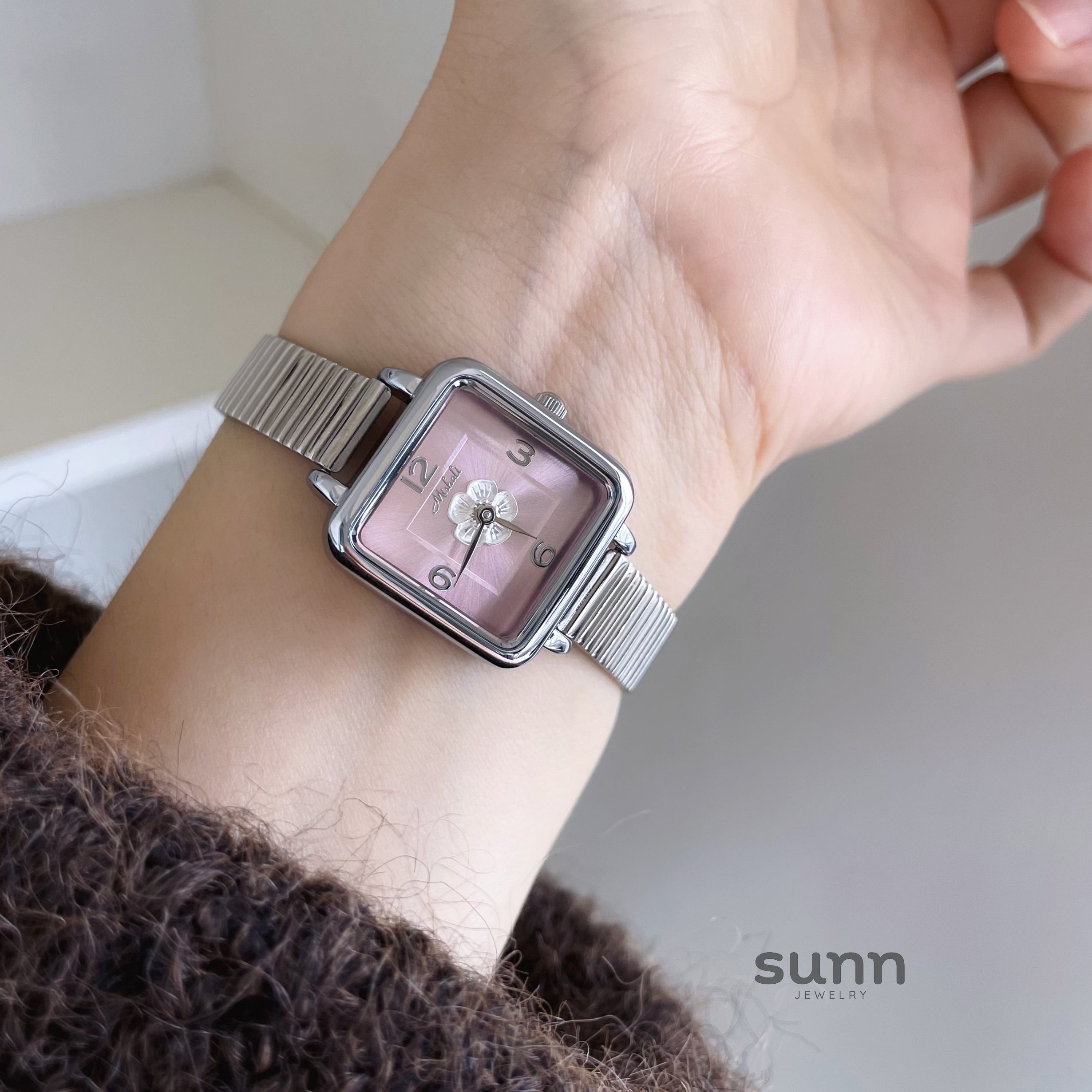 Aashi Sakura Camellia Watch [4F0129XN]