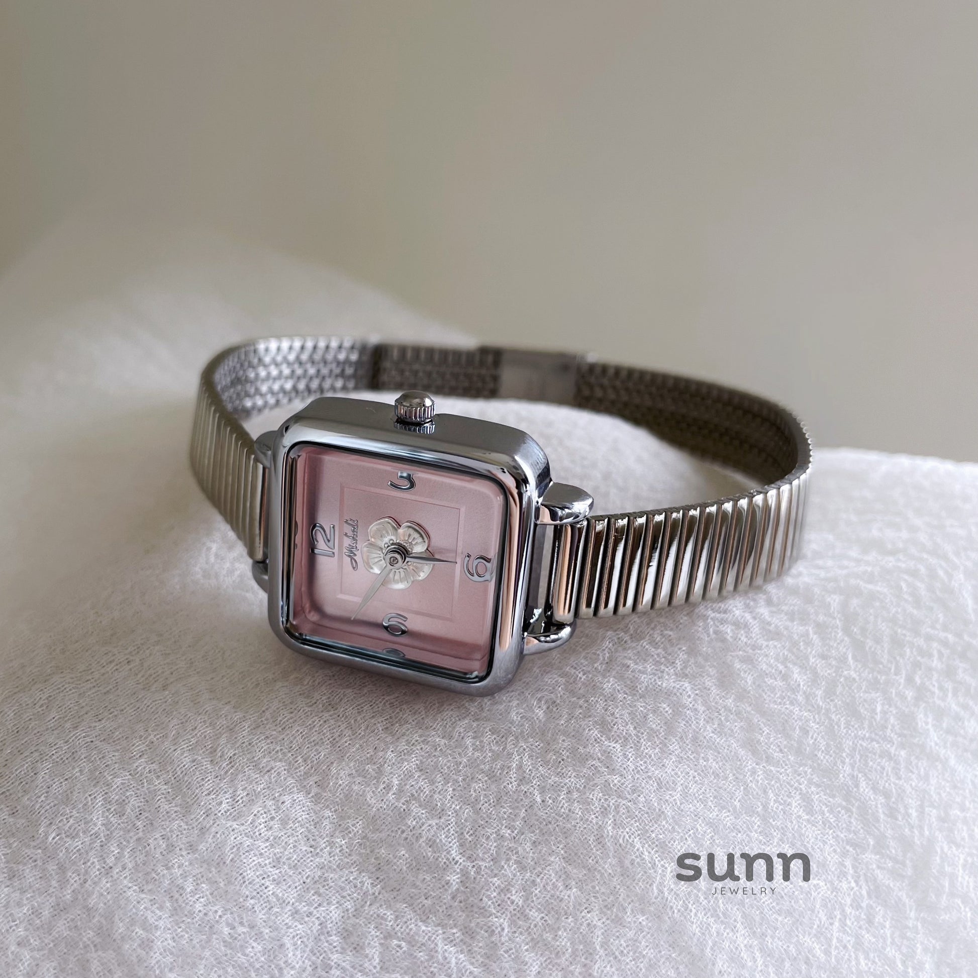 Aashi Sakura Camellia Watch [BDVQ8517]