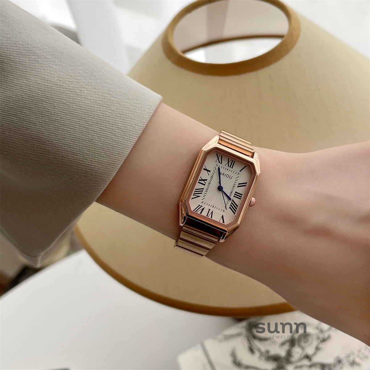 Aashvi Roman Square Watch [SKXAWYFQ]