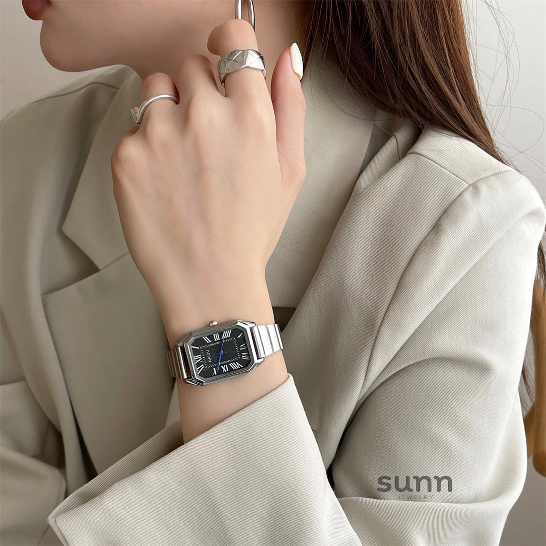 Aashvi Roman Square Watch [TAEFC91K]