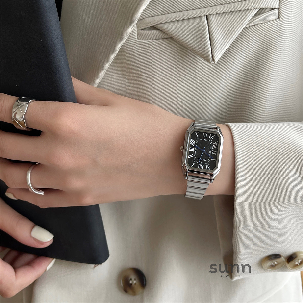Aashvi Roman Square Watch [PDK6PZ0I]