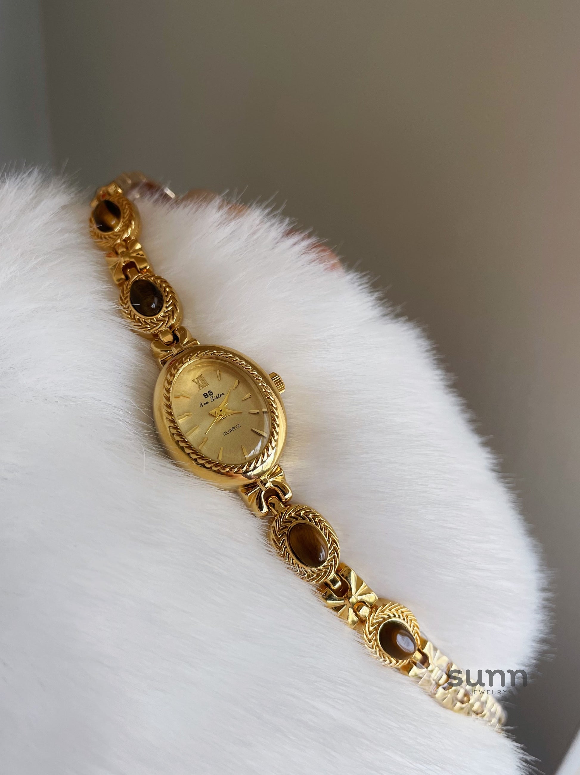 Aavya Gemstone Bracelet Watch [ESW53Y4T]