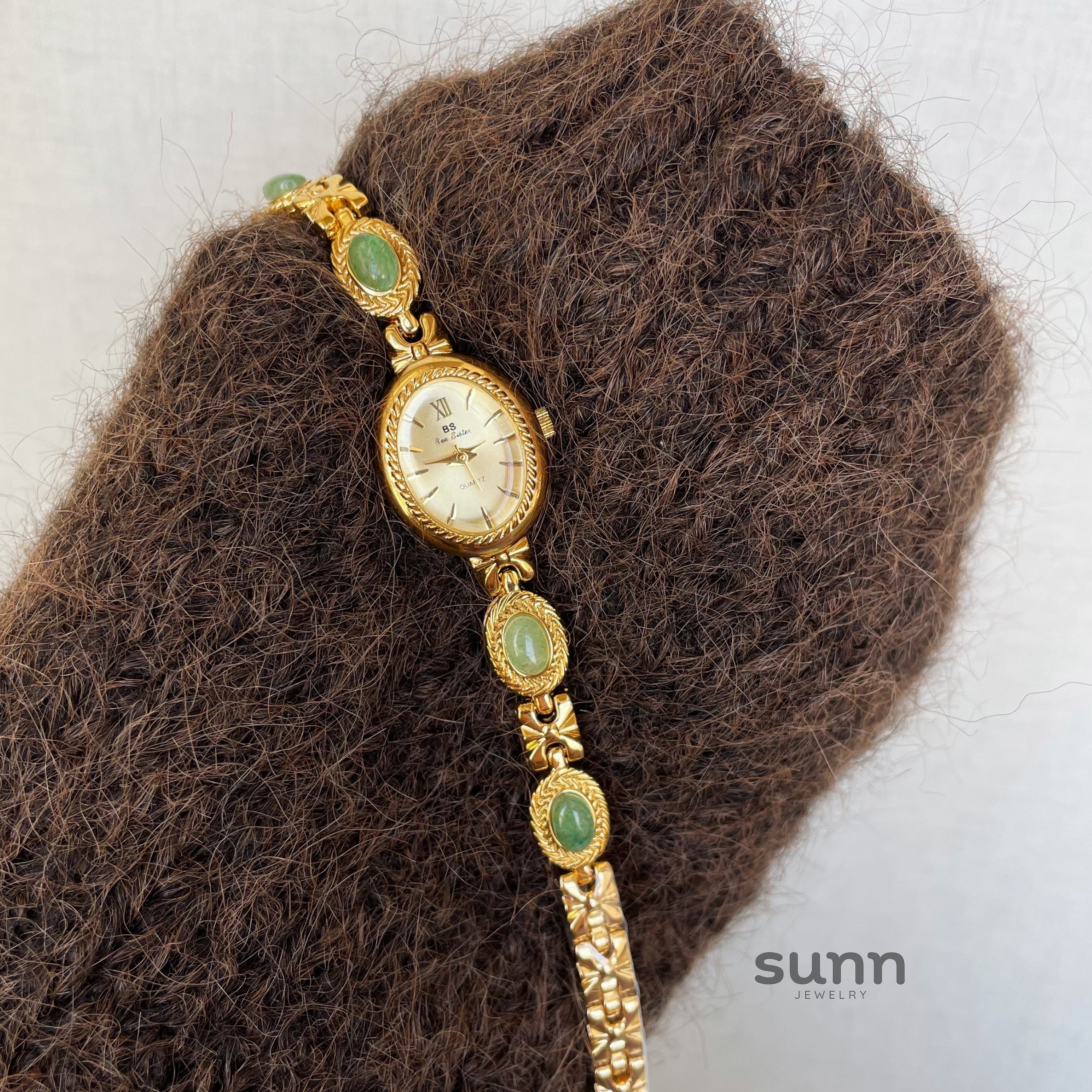 Aavya Gemstone Bracelet Watch [B9L0FNNF]