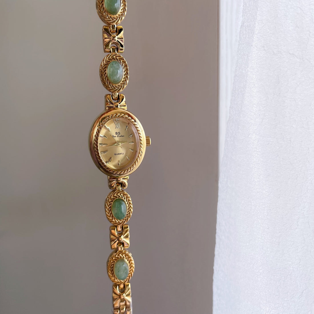 Aavya Gemstone Bracelet Watch [ZCD4UJ8K]