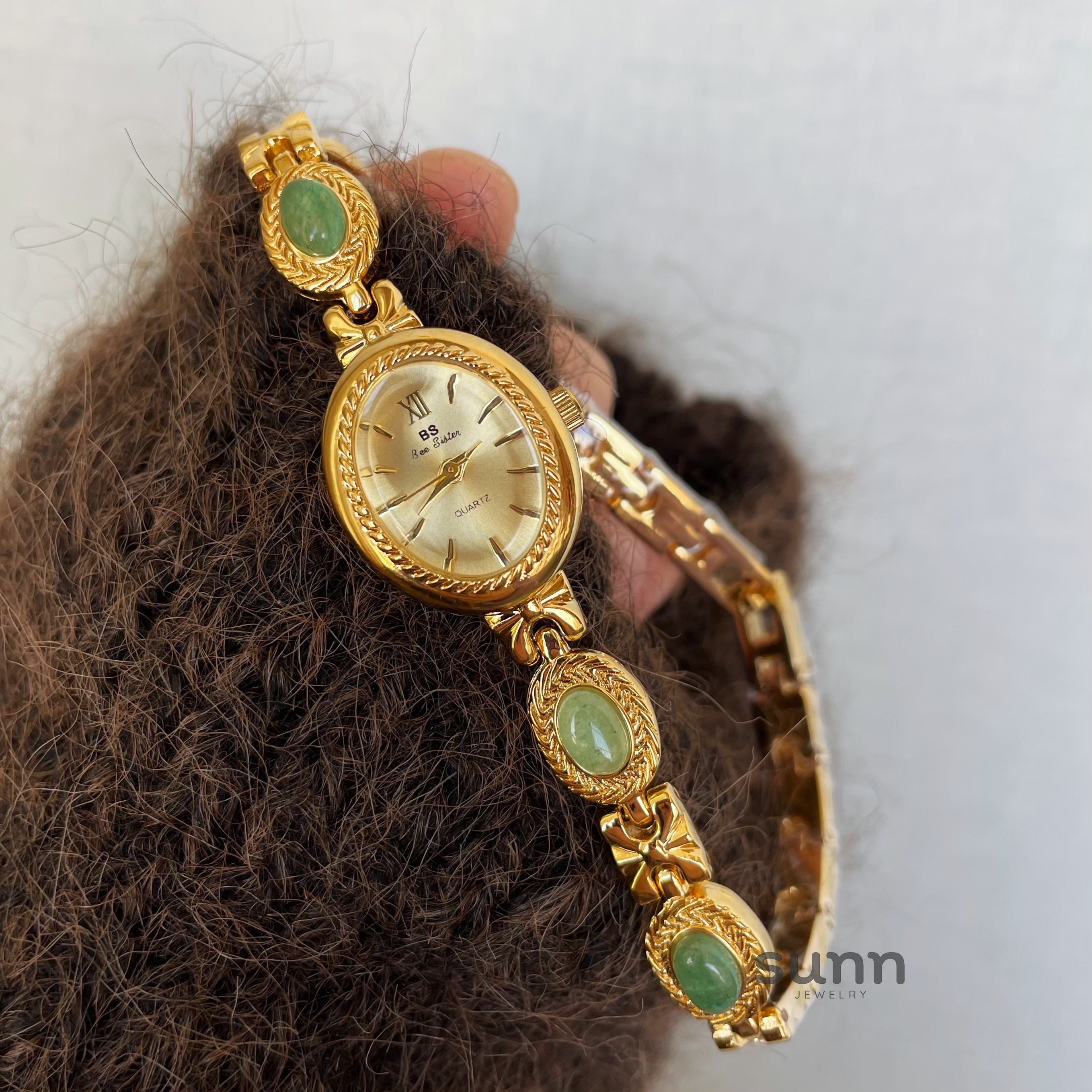 Aavya Gemstone Bracelet Watch [CZ5VZX62]