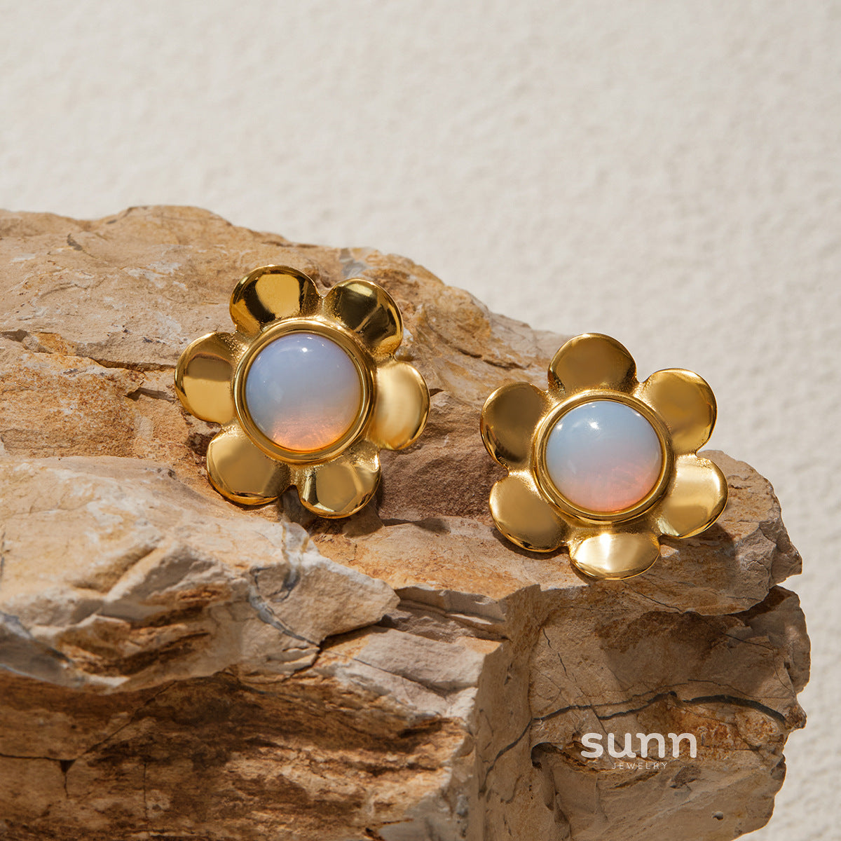 Abby Opal Flower Earrings [KTF3BIO4]