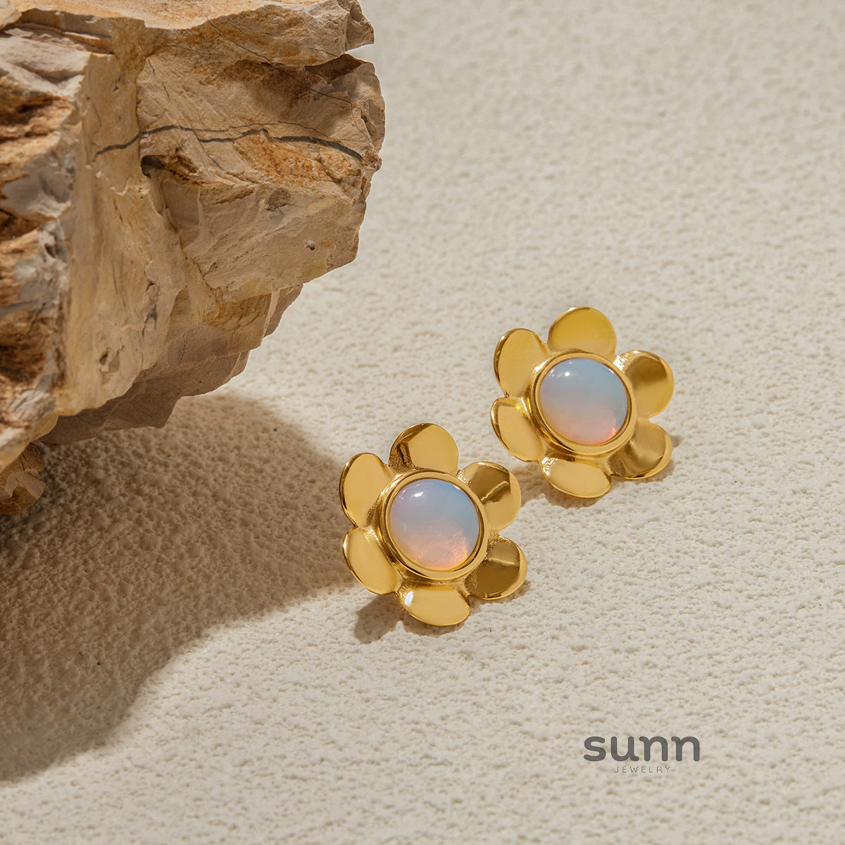 Abby Opal Flower Earrings [JYHNWLBY]