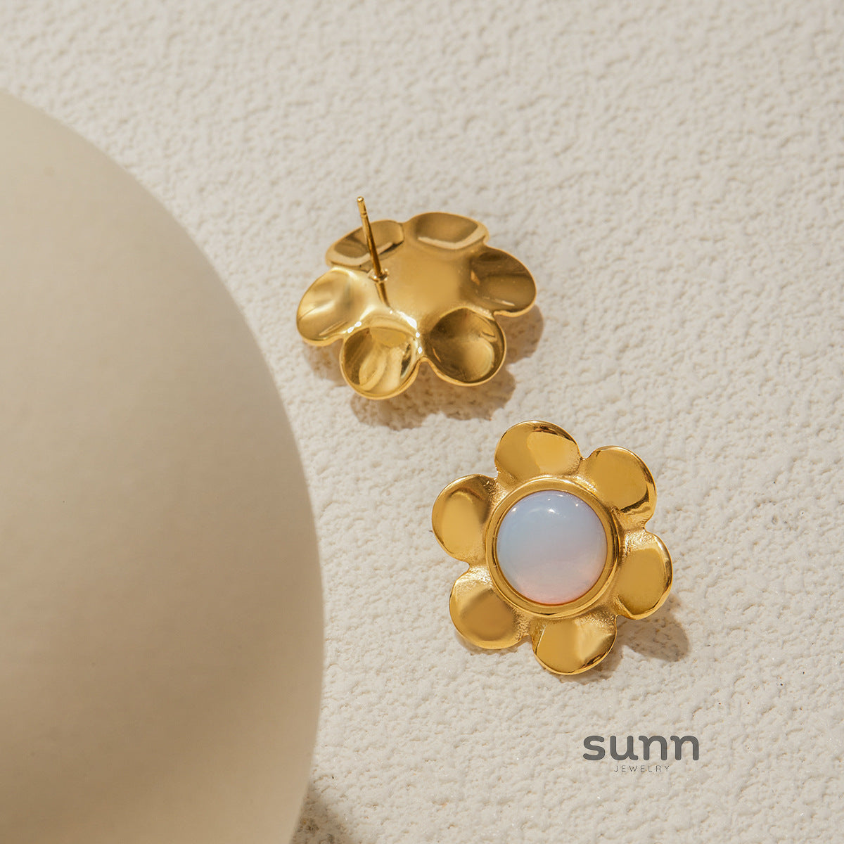 Abby Opal Flower Earrings [VBUCMM5S]