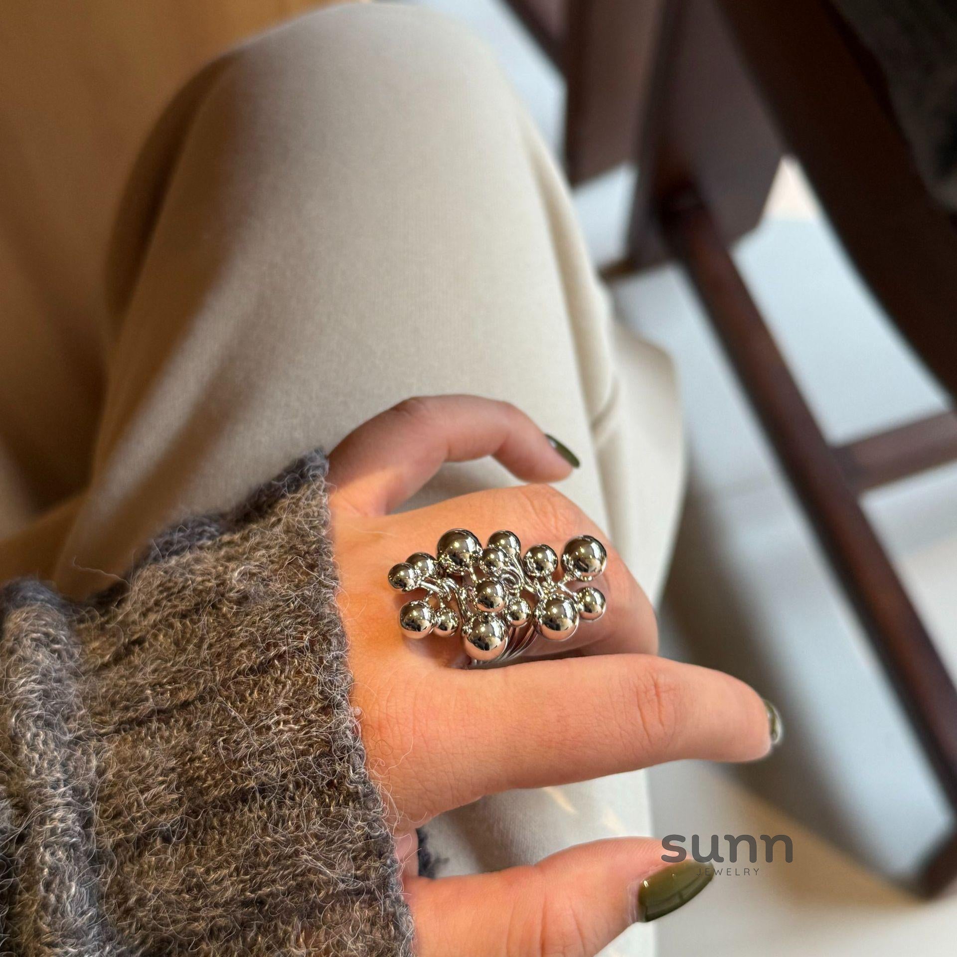 Abbygail Silver Beaded Ring [XRDEQ5BM]