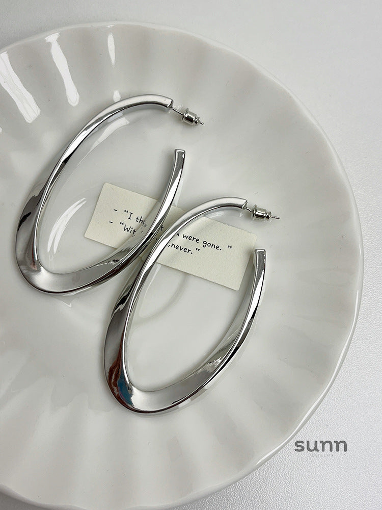 Abigael Sculptural Metal Earrings [3FJW9Z5V]