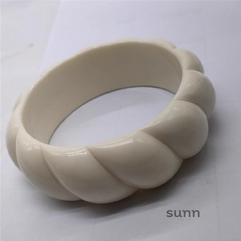 Abriana Sculptural Resin Bracelet [DDGU9JX1]