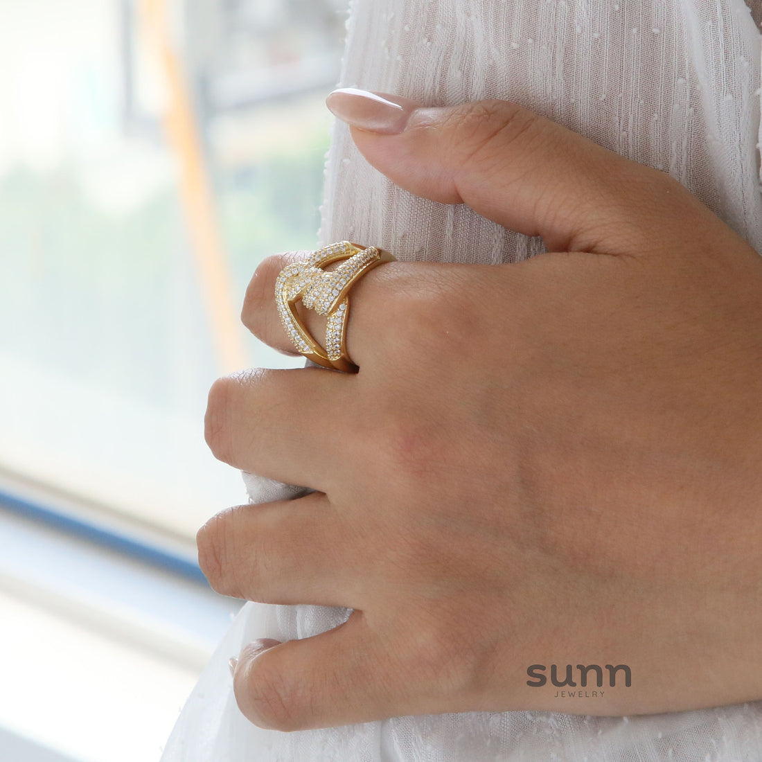 Abrielle Twisted Zircon Ring [WDA3V4MD]