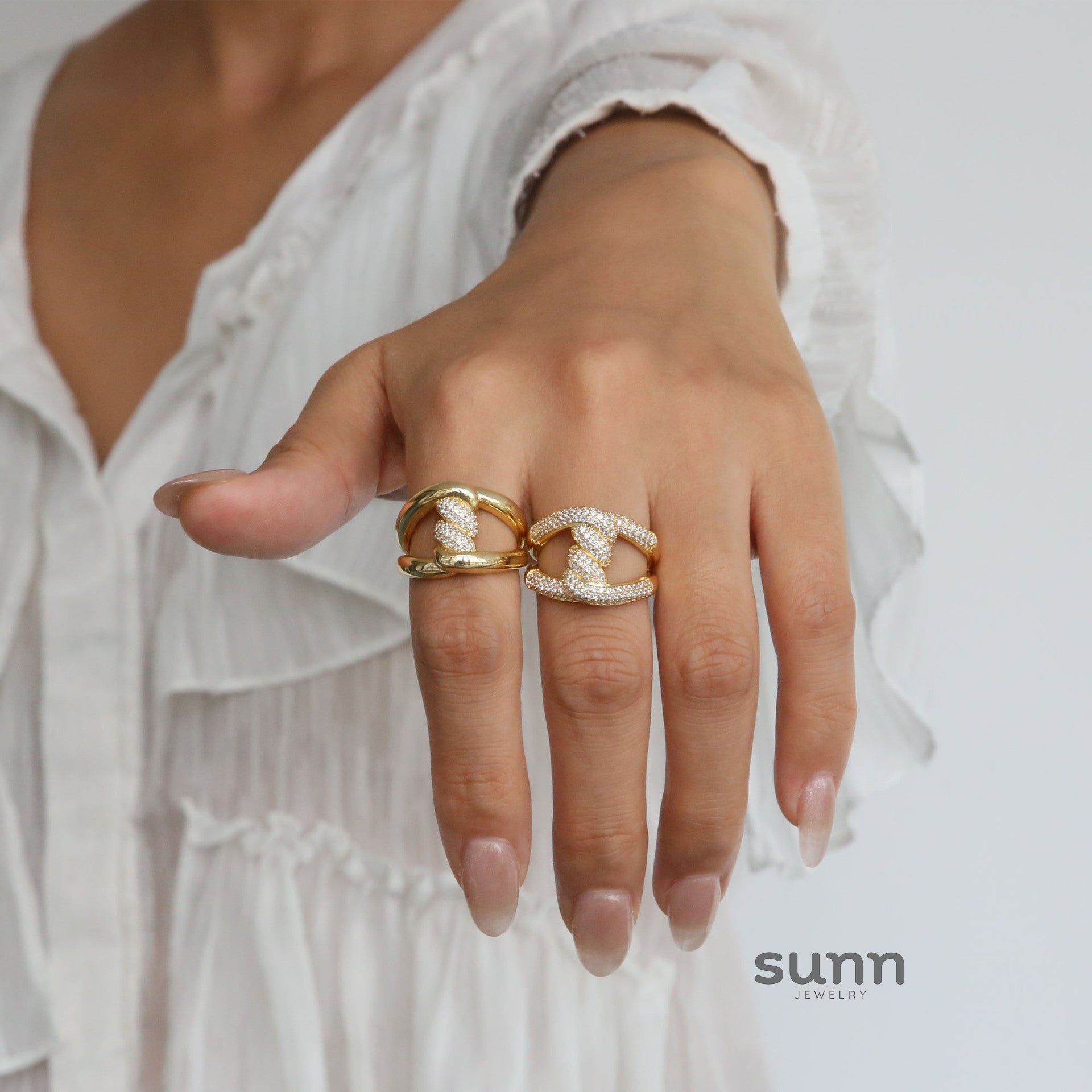 Abrielle Twisted Zircon Ring [UHKSPAS9]