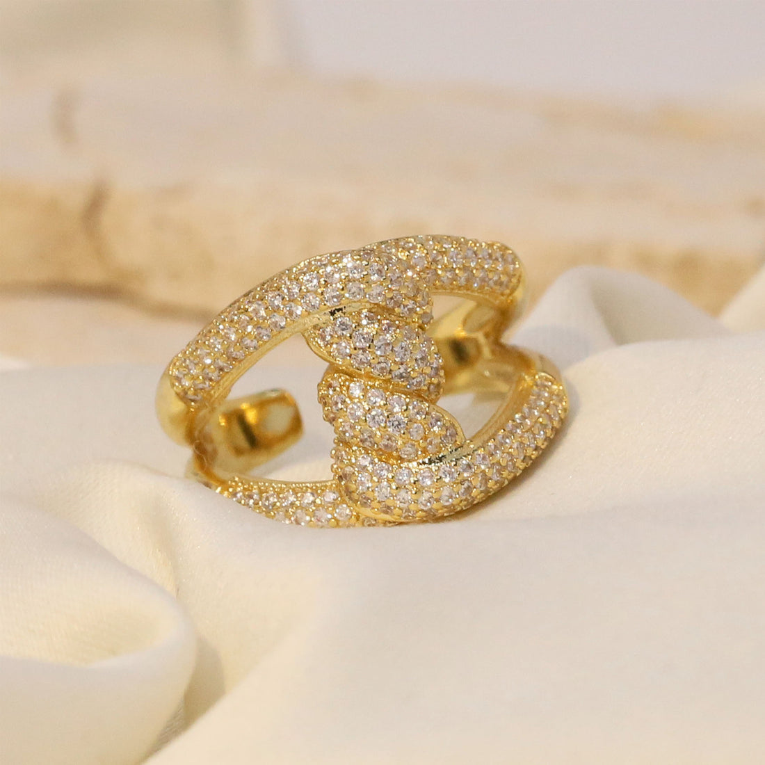 Abrielle Twisted Zircon Ring [WDA3V4MD]