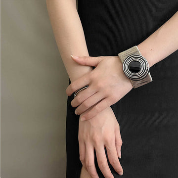 Abrish Futuristic Metallic Cuff [3WPSI7XV]