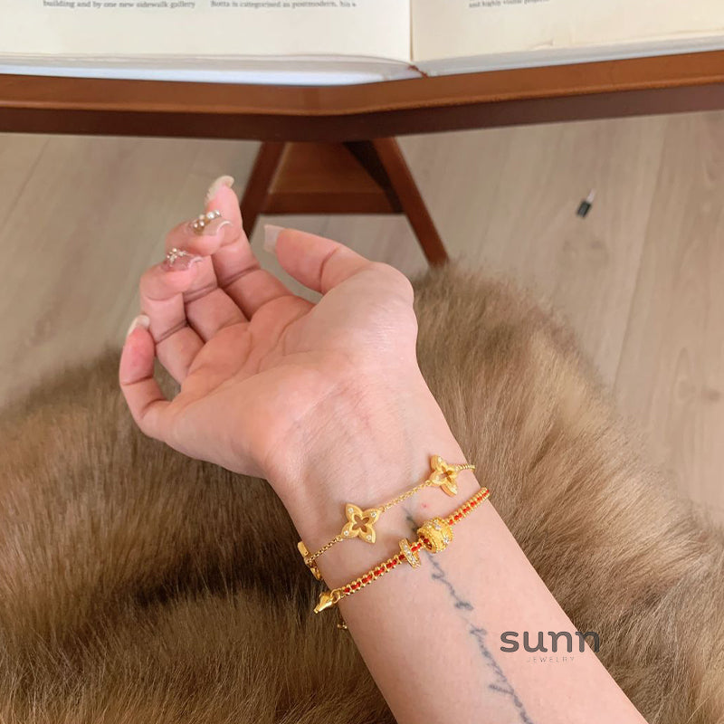 Abygail Golden Charm Bracelet [YYAO1S3T]