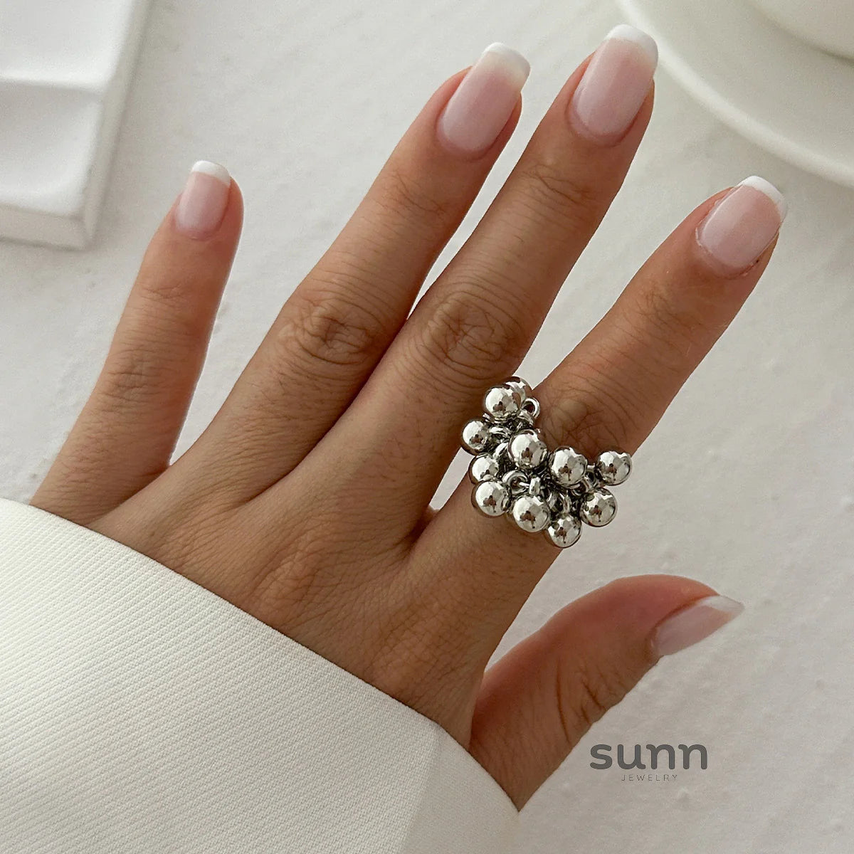Acelyn Sculptural Wave Ring