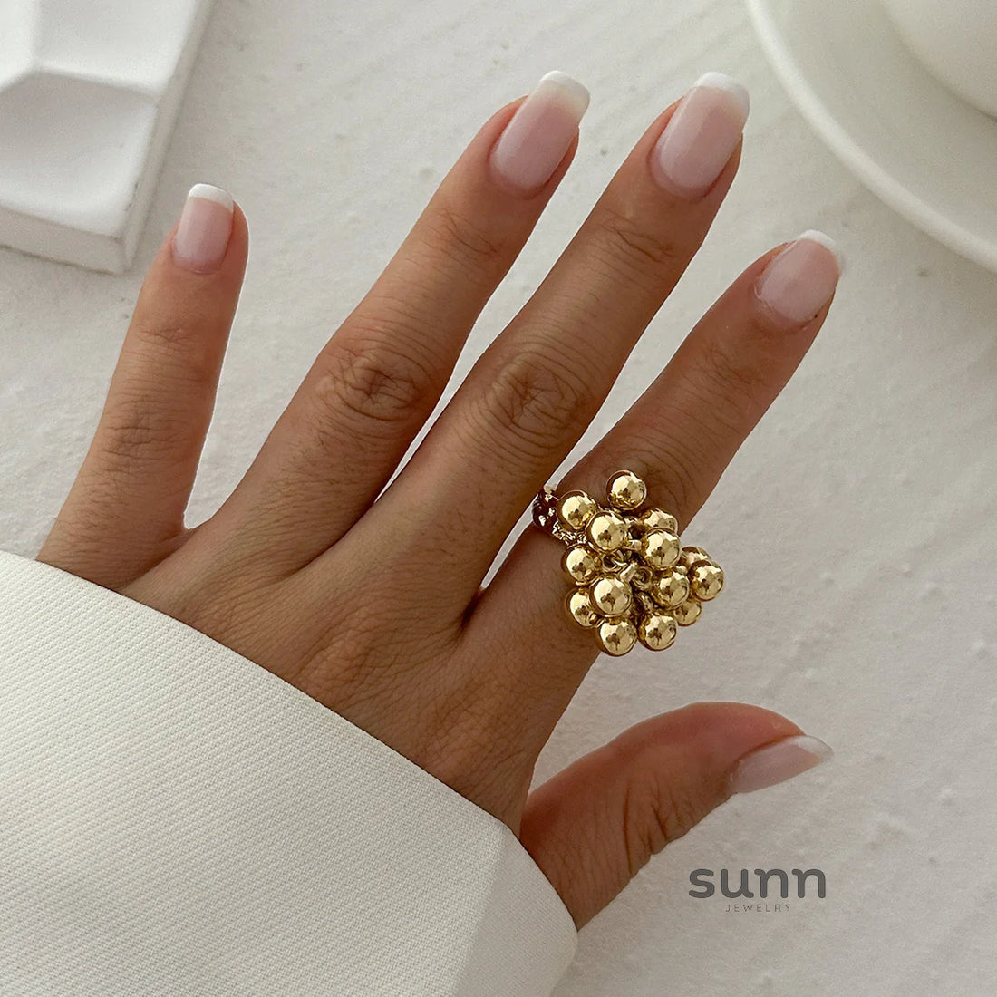 Acelyn Sculptural Wave Ring