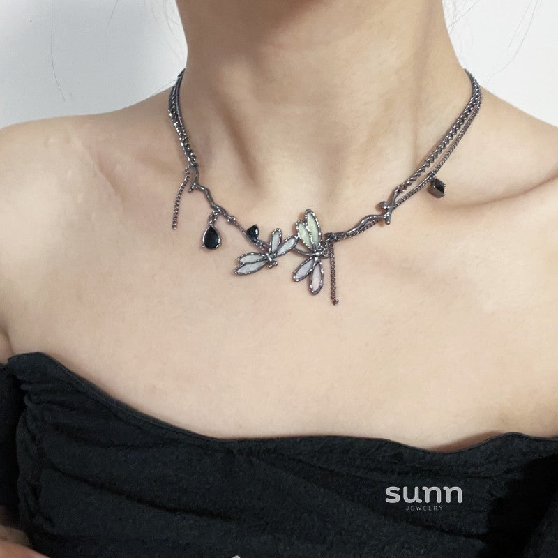 Adaeze Gunmetal Dragonfly Choker [QRCWSWDY]