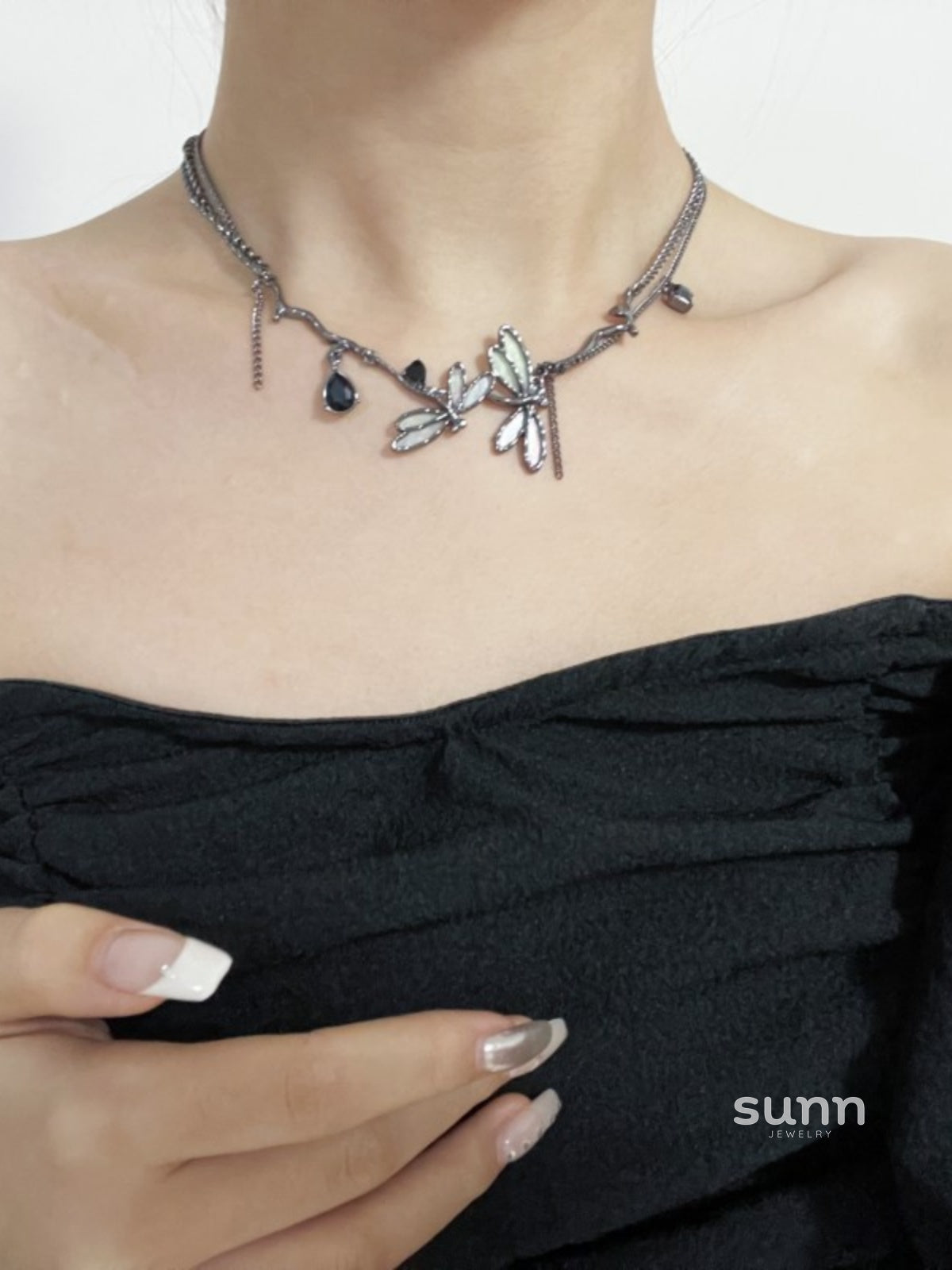 Adaeze Gunmetal Dragonfly Choker [2U12DRL7]