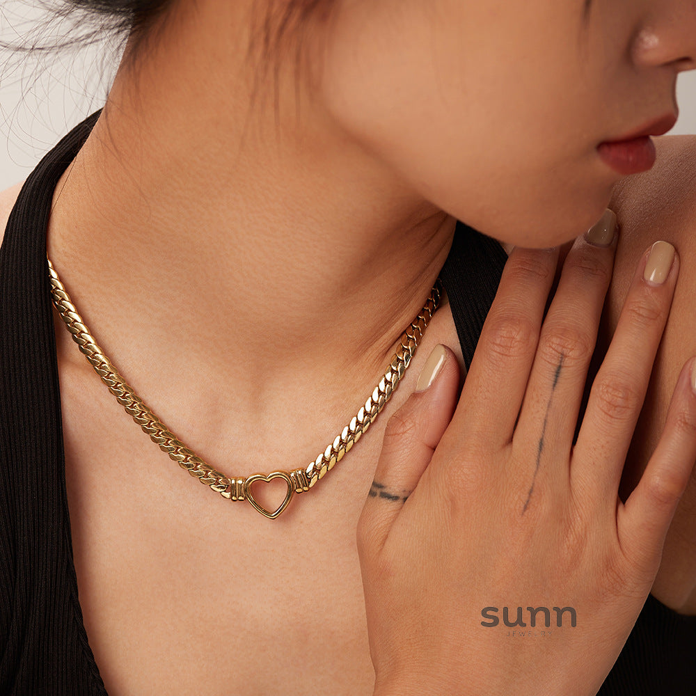 Adaia Layered Heart Chain Necklace [ZIQJ348Y]