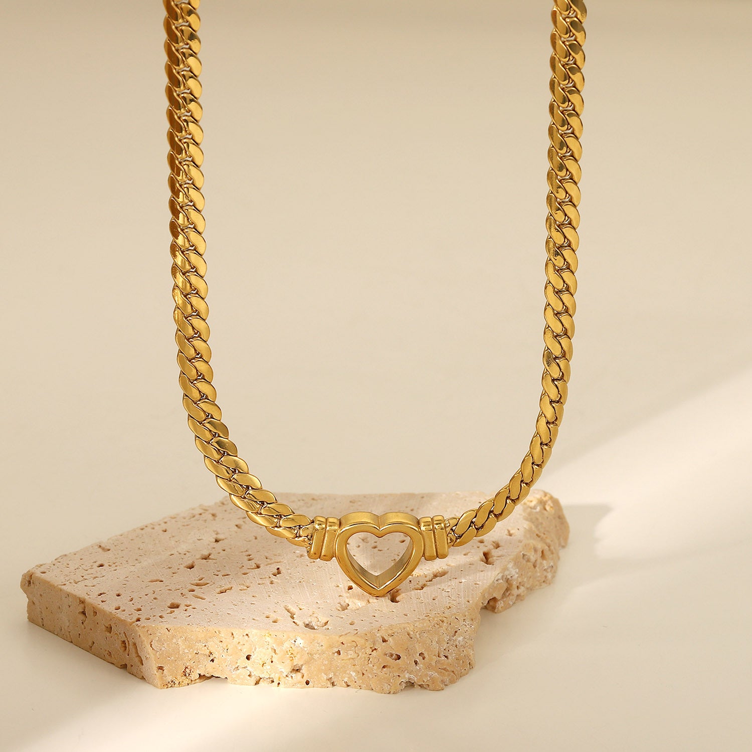 Adaia Layered Heart Chain Necklace [SDD2E9N3]
