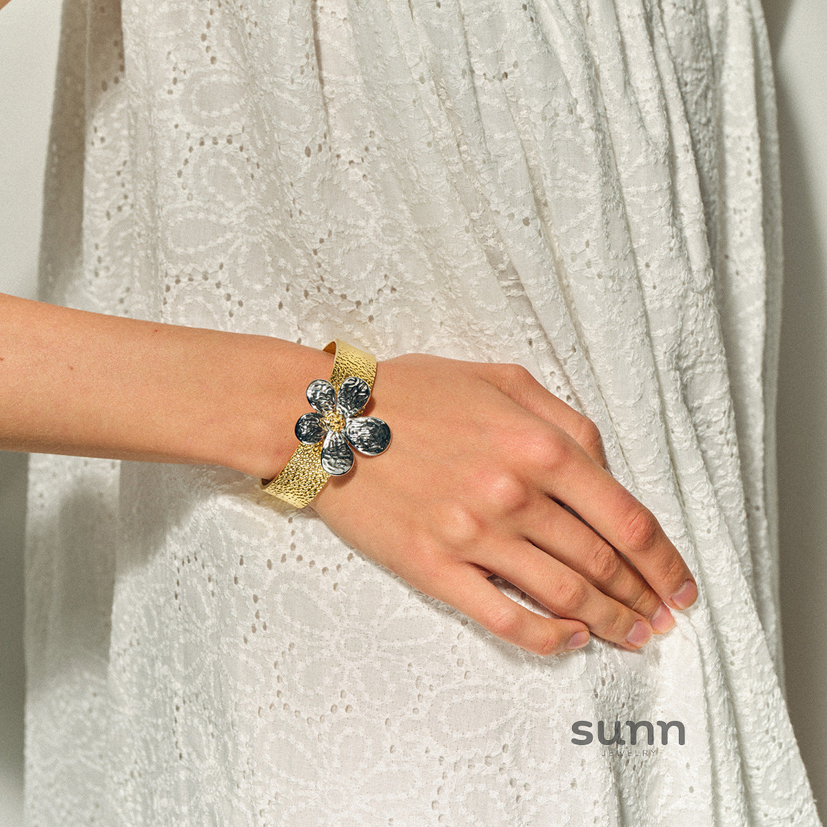 Adair Daisy Charm Jewelry Set [MNT64S1P]