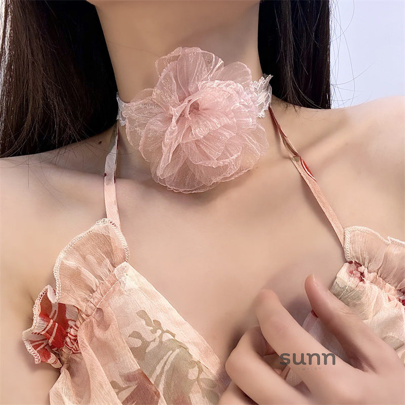 Adair Lace Camellia Choker [FX4RG4AR]