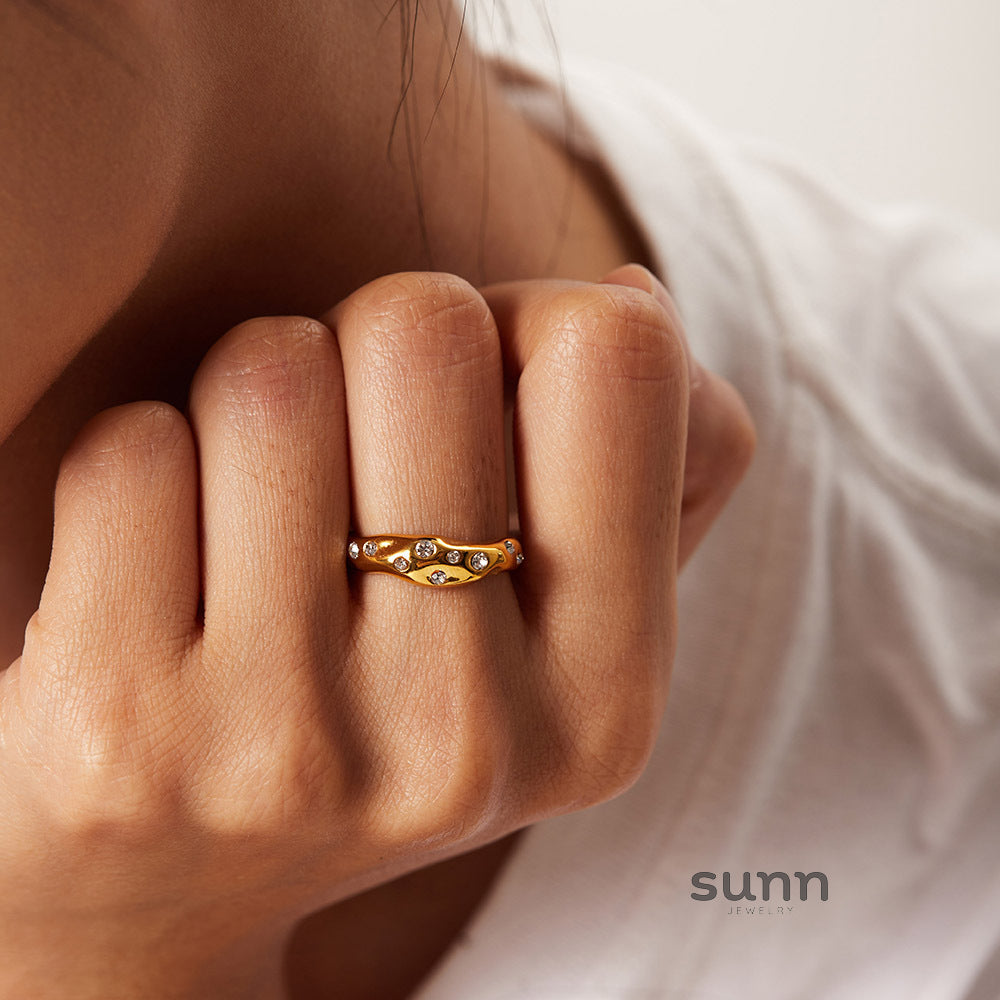 Adalena Hammered Zircon Ring [UIWQN1S9]