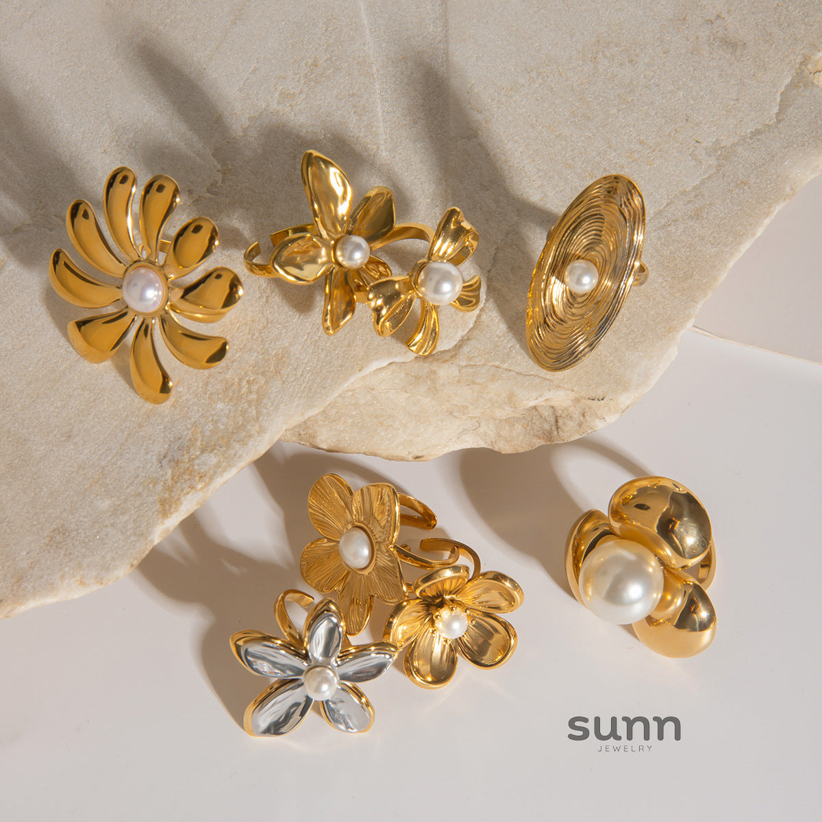 Adama Floral Pearl Ring [GQNLM7AY]
