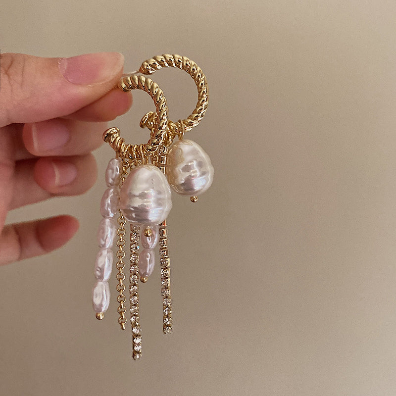 Adama Gold Tassel Pearl Earrings [V6ZPHZ1C]