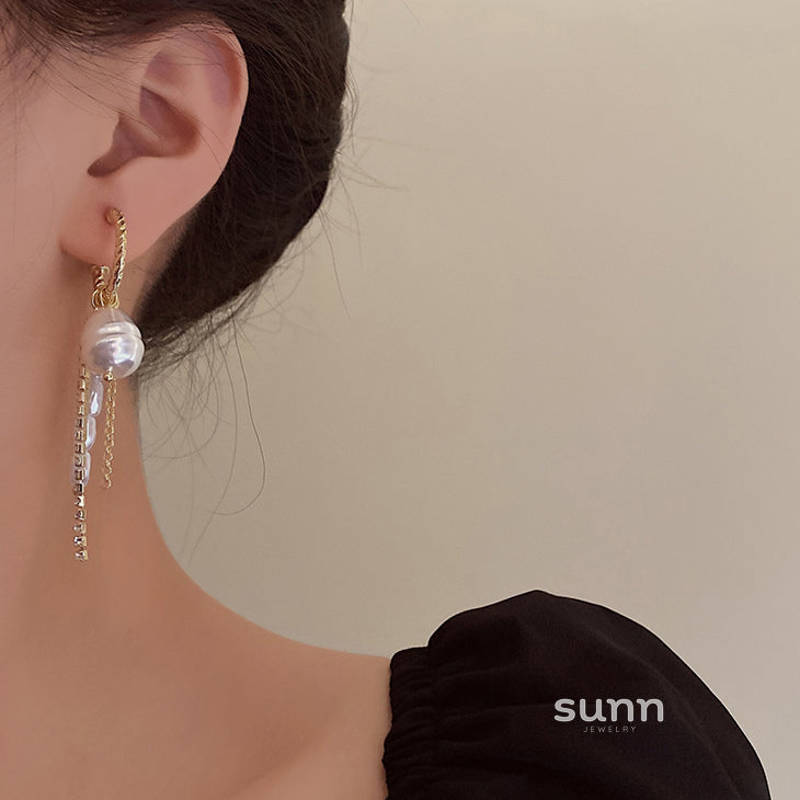 Adama Gold Tassel Pearl Earrings [8ZC8P5SA]
